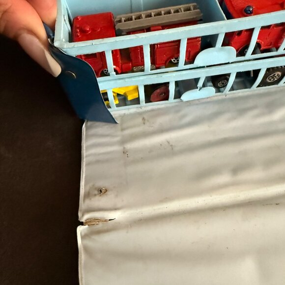 Matchbox Carry Case With Die-Cast Cars - Pre-Owned Vintage Collection - Picture 3 of 7